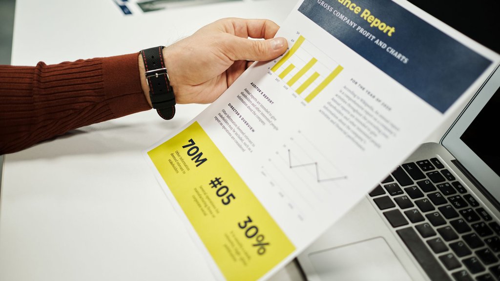 AIベンダーの導入事例・ROI試算を中小企業経営者が評価する — 関連イメージ1