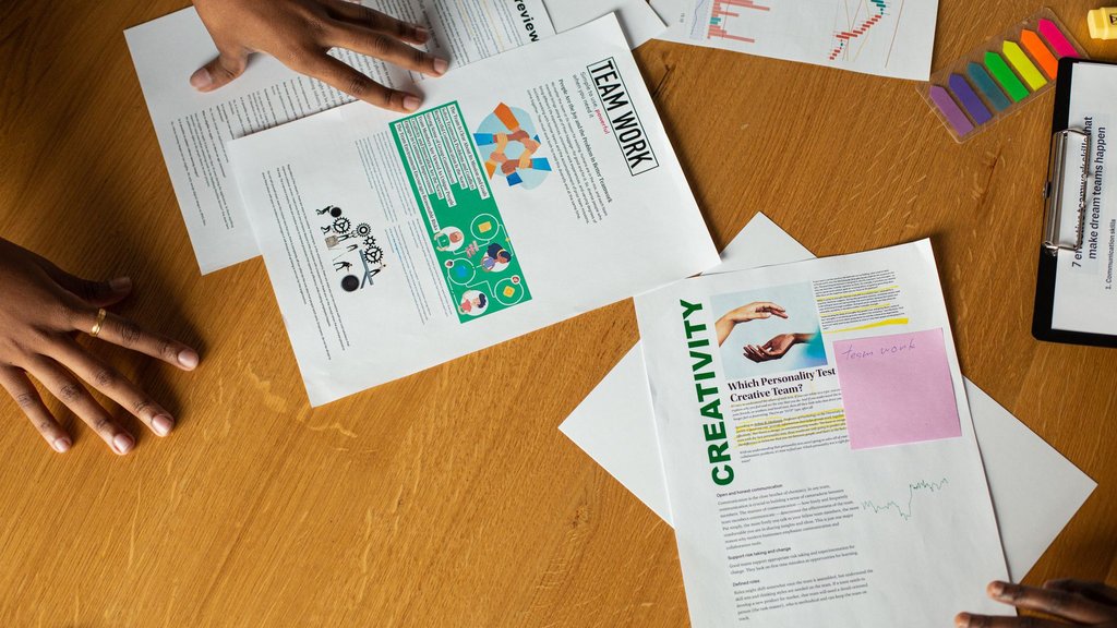 生成AIサービスの利用規約改定を中小企業が継続監視する体制設 — 関連イメージ2
